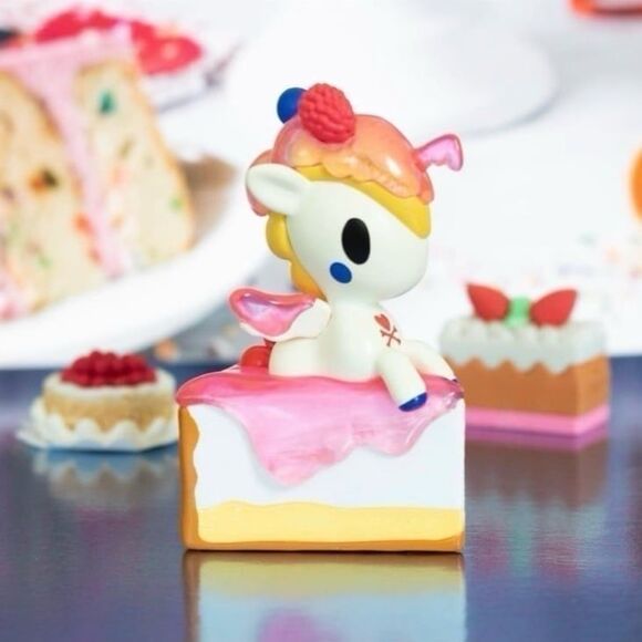 tokidoki Berrylicious Unicorno from Delicious Unicorno Series 1 - Picture 1 of 3
